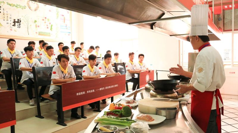 生抽与老抽：红烧肉的黄金搭档，如何选择？**