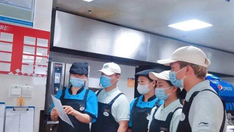 进口零食批发市场与实体店：揭秘两者差异与选择要点